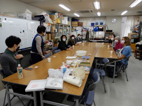 七宝焼き講習会 自分で焼いて仕上げるアクセサリー 開催しました トキワ松学園中学校高等学校